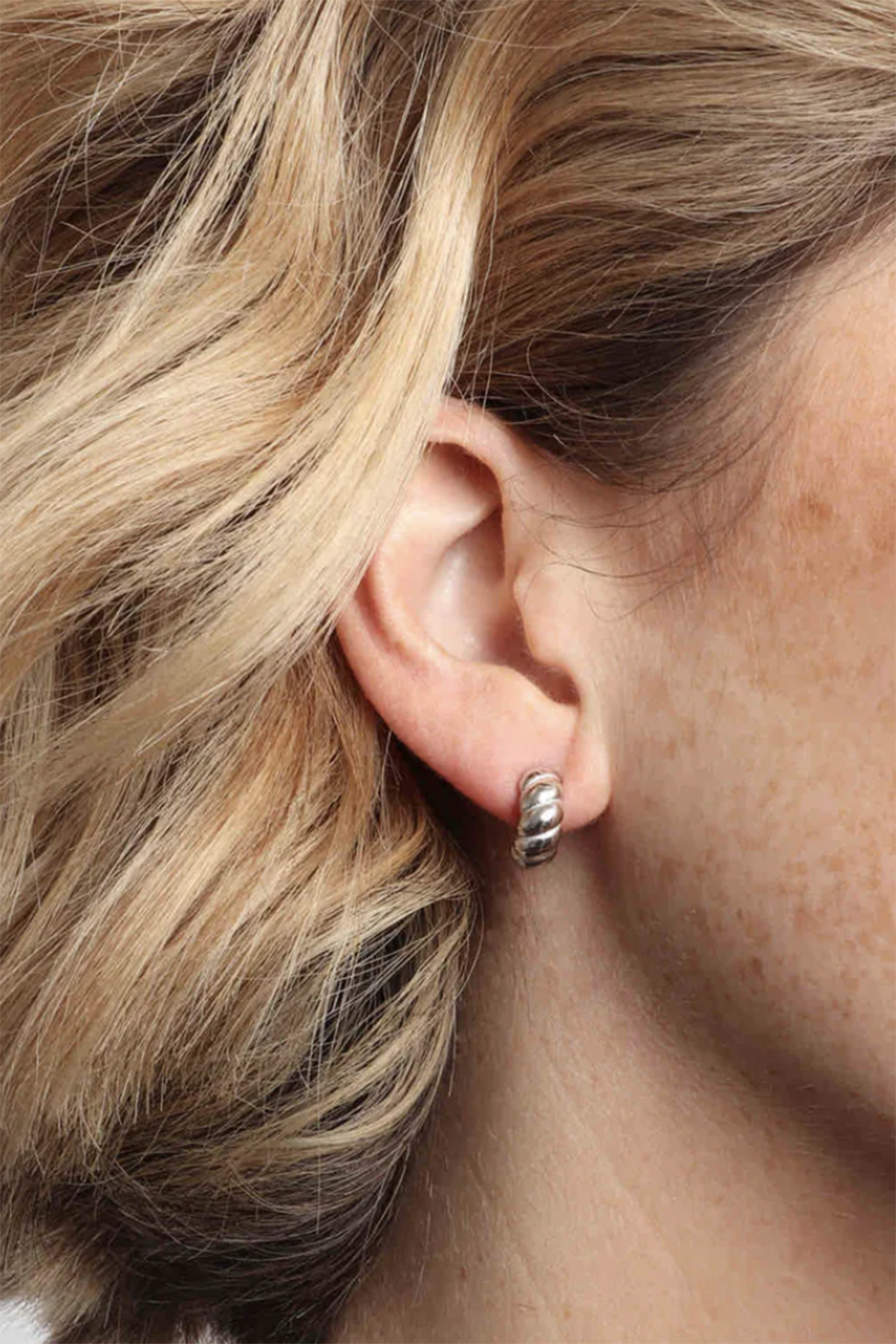 Halle Huggies Earring - Silver